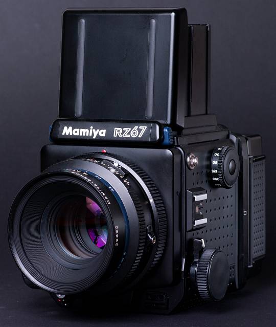 Středoformátové fotoaparáty - filmový fotoaparát Mamiya RZ 67