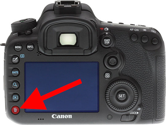 Tlačítko pro mazání fotek u Canon EOS 7D Mark II